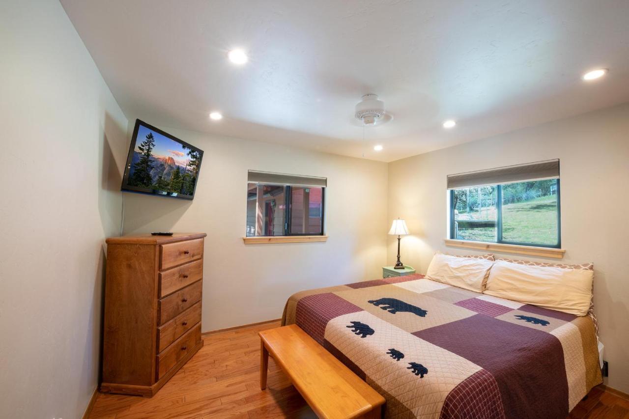 Sierra Base Camp Villa Oakhurst Exterior photo